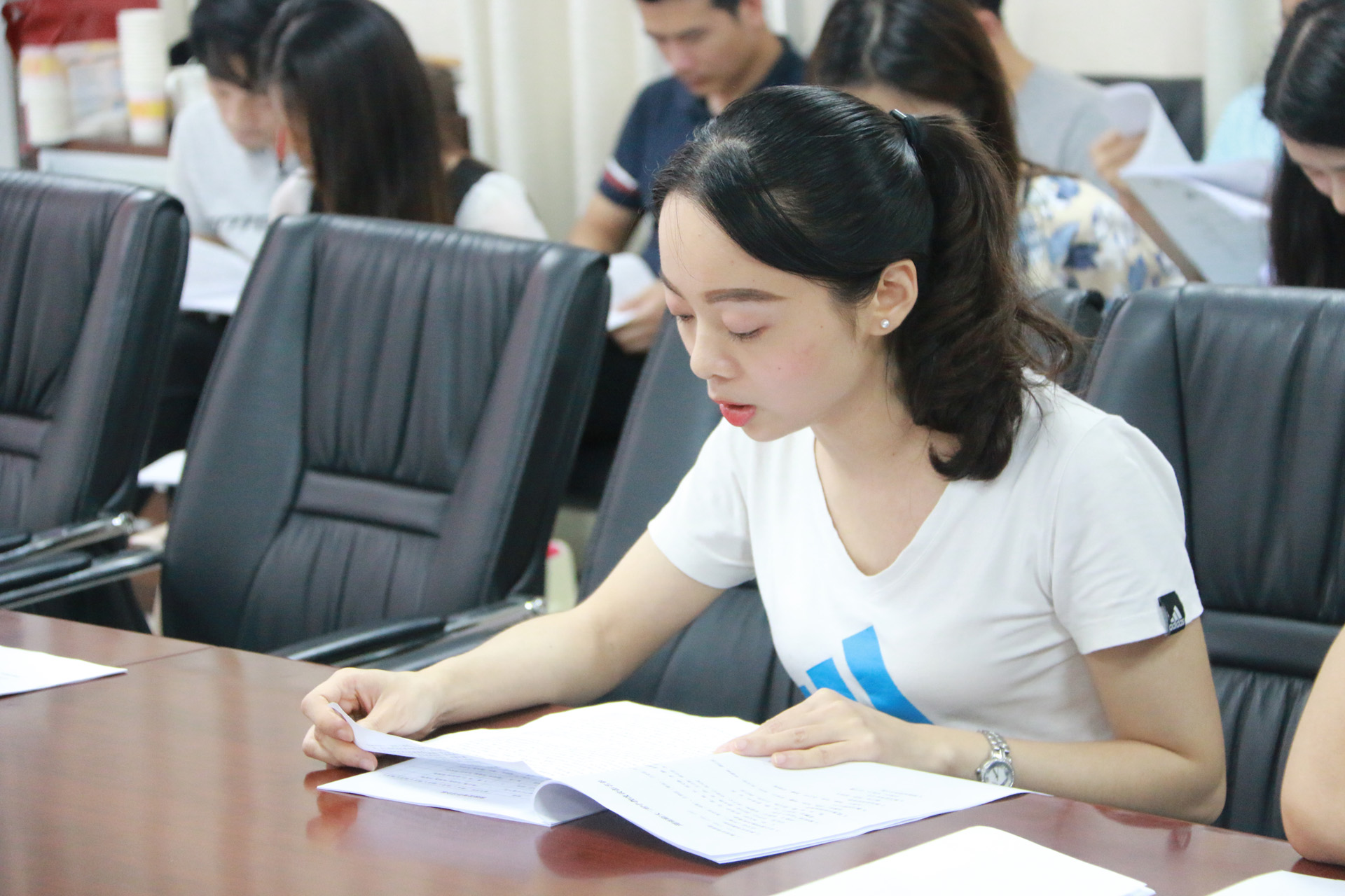 �������������������飺Ӣ�����鳤�˿�